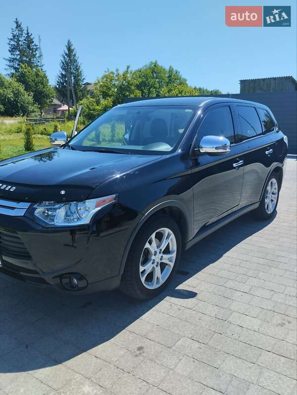 Позашляховик / Кросовер Mitsubishi Outlander 2014 в Житомирі
