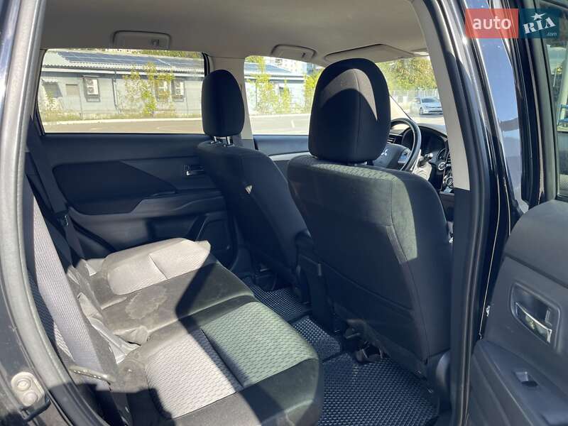 Внедорожник / Кроссовер Mitsubishi Outlander 2013 в Львове фото 17 Внедорожник / Кроссовер Mitsubishi Outlander 2013 в Львове