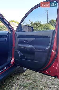 Внедорожник / Кроссовер Mitsubishi Outlander 2018 в 
