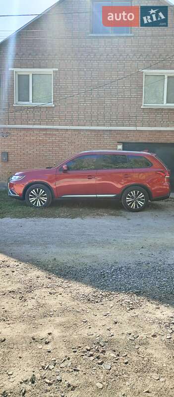 Внедорожник / Кроссовер Mitsubishi Outlander 2018 в Кропивницком фото 4 Внедорожник / Кроссовер Mitsubishi Outlander 2018 в Кропивницком