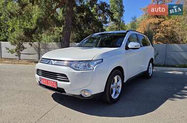 Внедорожник / Кроссовер Mitsubishi Outlander 2013 в Харькове