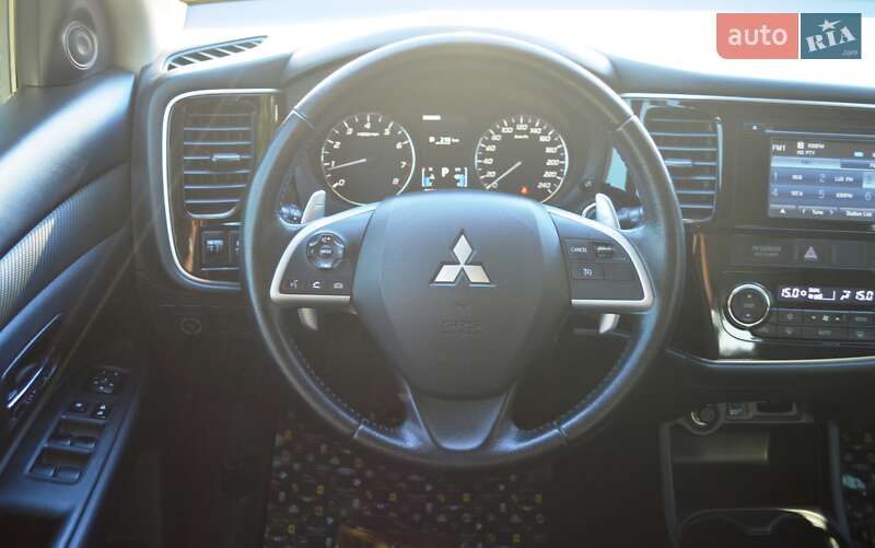 Внедорожник / Кроссовер Mitsubishi Outlander 2013 в Одессе фото 18 Внедорожник / Кроссовер Mitsubishi Outlander 2013 в Одессе