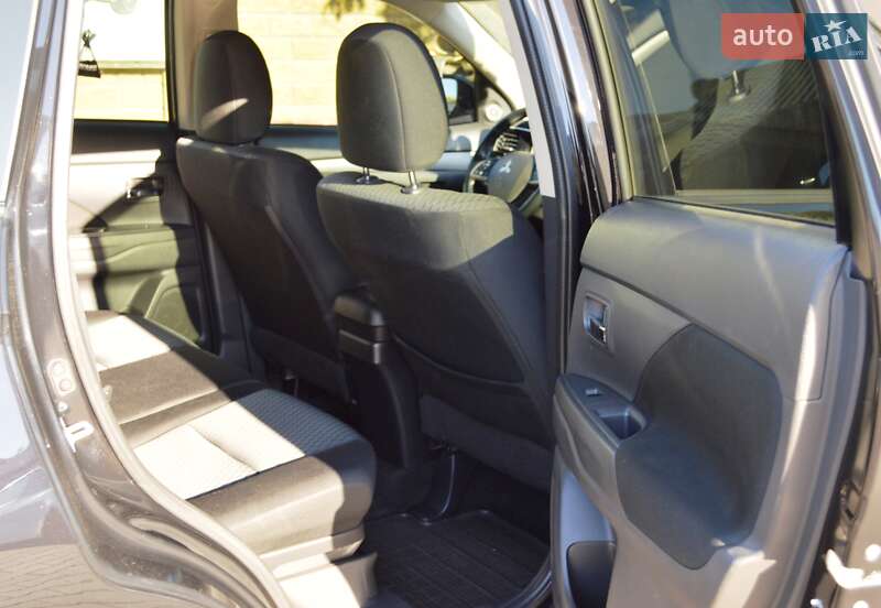 Внедорожник / Кроссовер Mitsubishi Outlander 2013 в Одессе фото 35 Внедорожник / Кроссовер Mitsubishi Outlander 2013 в Одессе