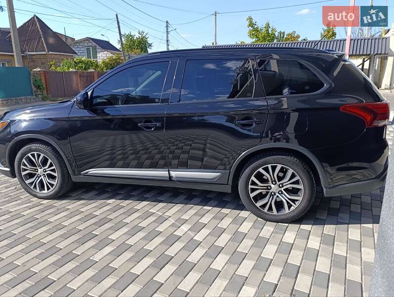 Позашляховик / Кросовер Mitsubishi Outlander 2016 в Білій Церкві фото 2 Позашляховик / Кросовер Mitsubishi Outlander 2016 в Білій Церкві