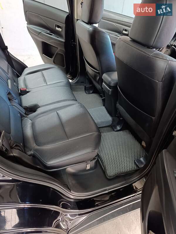 Позашляховик / Кросовер Mitsubishi Outlander 2016 в Білій Церкві фото 37 Позашляховик / Кросовер Mitsubishi Outlander 2016 в Білій Церкві