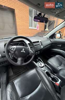 Внедорожник / Кроссовер Mitsubishi Outlander 2008 в 