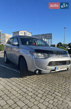 Внедорожник / Кроссовер Mitsubishi Outlander 2013 в Львове