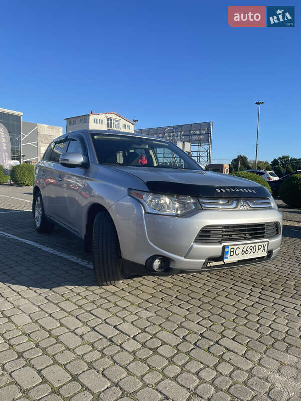 Mitsubishi Outlander 2013