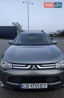 Внедорожник / Кроссовер Mitsubishi Outlander 2013 в Чернигове
