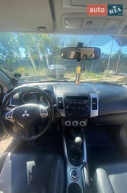 Внедорожник / Кроссовер Mitsubishi Outlander 2007 в 