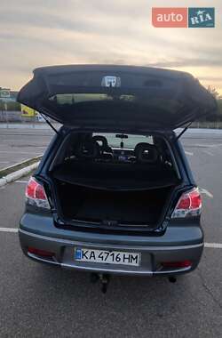 Внедорожник / Кроссовер Mitsubishi Outlander 2003 в 