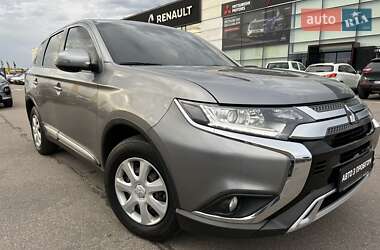 Mitsubishi Outlander 2021