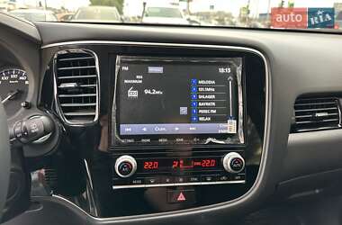 Внедорожник / Кроссовер Mitsubishi Outlander 2021 в 