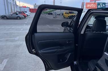 Внедорожник / Кроссовер Mitsubishi Outlander 2018 в 