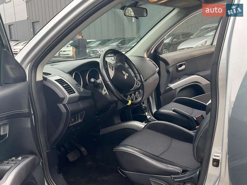 Позашляховик / Кросовер Mitsubishi Outlander 2012 в Львові фото 4 Позашляховик / Кросовер Mitsubishi Outlander 2012 в Львові