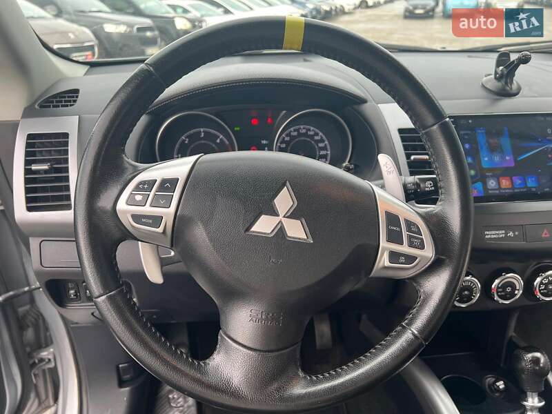 Позашляховик / Кросовер Mitsubishi Outlander 2012 в Львові фото 13 Позашляховик / Кросовер Mitsubishi Outlander 2012 в Львові