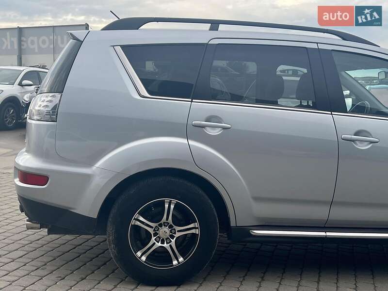 Позашляховик / Кросовер Mitsubishi Outlander 2012 в Львові фото 30 Позашляховик / Кросовер Mitsubishi Outlander 2012 в Львові