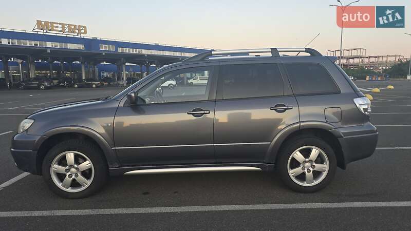 Внедорожник / Кроссовер Mitsubishi Outlander 2007 в Киеве