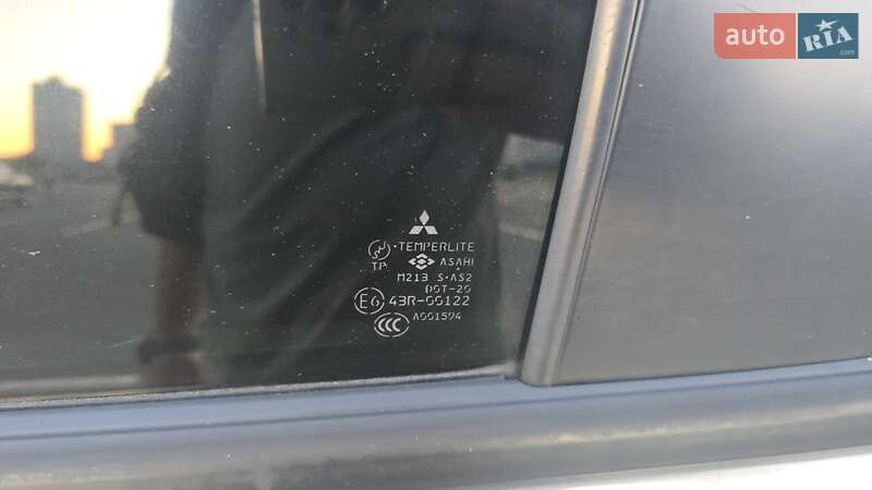 Внедорожник / Кроссовер Mitsubishi Outlander 2007 в Киеве