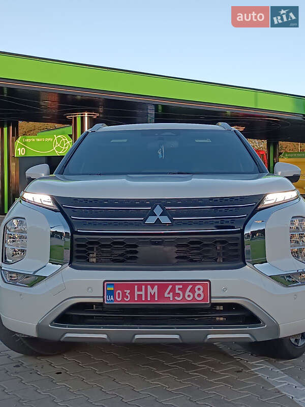 Внедорожник / Кроссовер Mitsubishi Outlander 2022 в Кременчуге