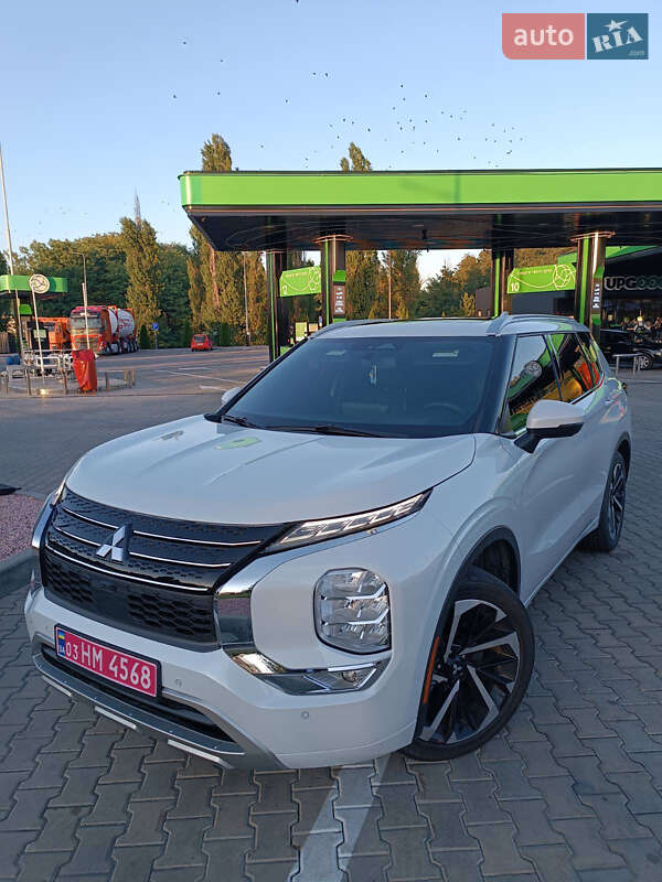 Внедорожник / Кроссовер Mitsubishi Outlander 2022 в Кременчуге