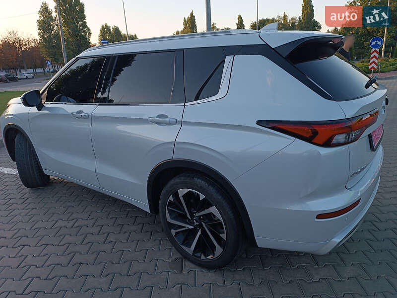 Внедорожник / Кроссовер Mitsubishi Outlander 2022 в Кременчуге
