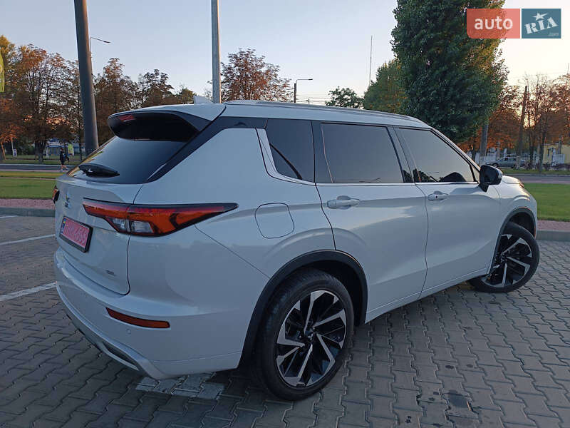 Внедорожник / Кроссовер Mitsubishi Outlander 2022 в Кременчуге