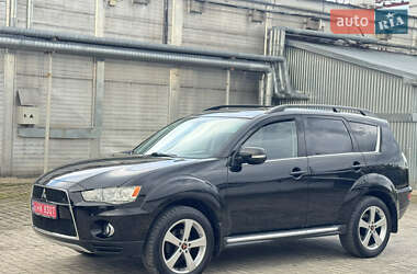 Внедорожник / Кроссовер Mitsubishi Outlander 2011 в 
