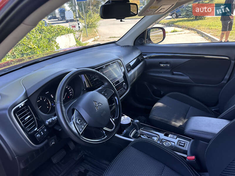 Внедорожник / Кроссовер Mitsubishi Outlander 2018 в Киеве