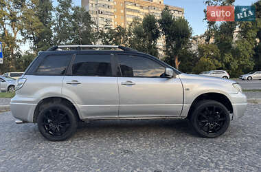 Внедорожник / Кроссовер Mitsubishi Outlander 2006 в 