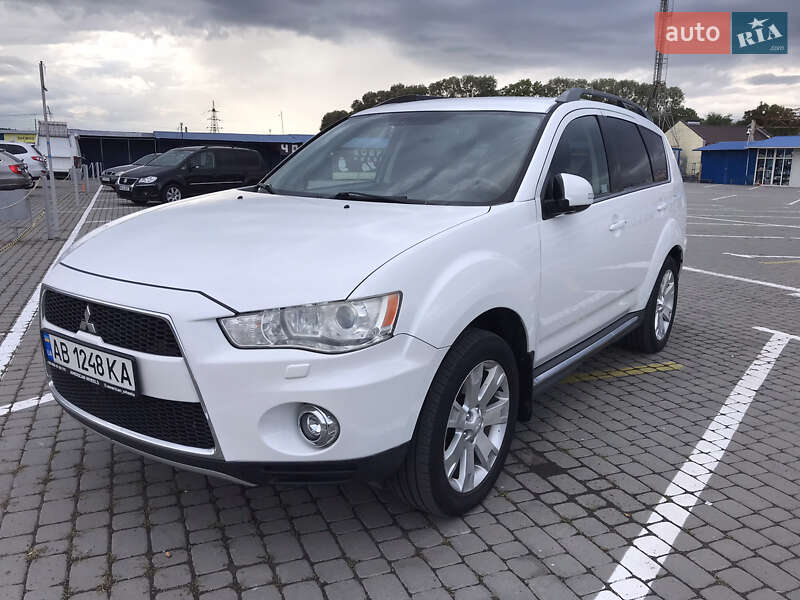 Внедорожник / Кроссовер Mitsubishi Outlander 2011 в 