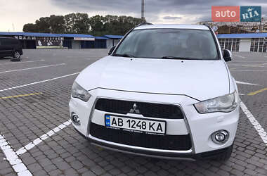 Внедорожник / Кроссовер Mitsubishi Outlander 2011 в 