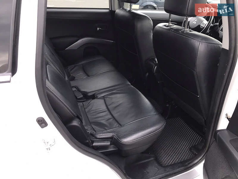 Внедорожник / Кроссовер Mitsubishi Outlander 2011 в Черновцах