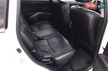 Внедорожник / Кроссовер Mitsubishi Outlander 2011 в 