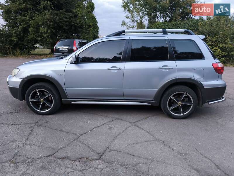 Внедорожник / Кроссовер Mitsubishi Outlander 2006 в Чернигове фото 4 Внедорожник / Кроссовер Mitsubishi Outlander 2006 в Чернигове