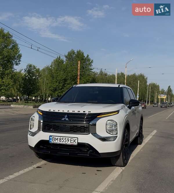 Внедорожник / Кроссовер Mitsubishi Outlander 2022 в 