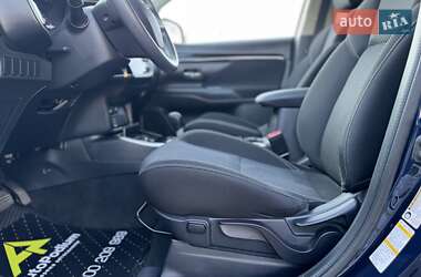 Внедорожник / Кроссовер Mitsubishi Outlander 2020 в 