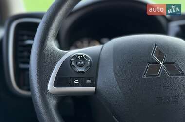 Внедорожник / Кроссовер Mitsubishi Outlander 2020 в 