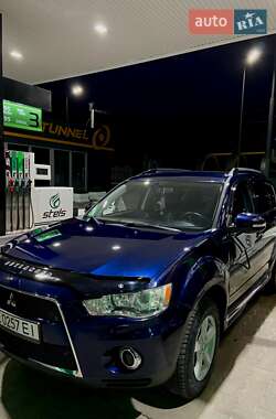 Mitsubishi Outlander 2011