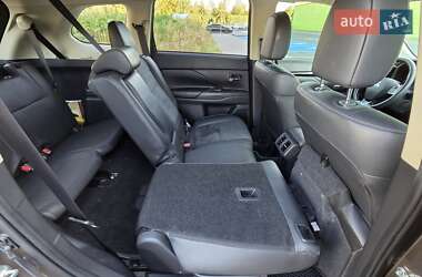 Внедорожник / Кроссовер Mitsubishi Outlander 2018 в 