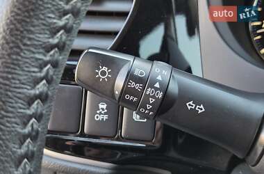 Внедорожник / Кроссовер Mitsubishi Outlander 2018 в 