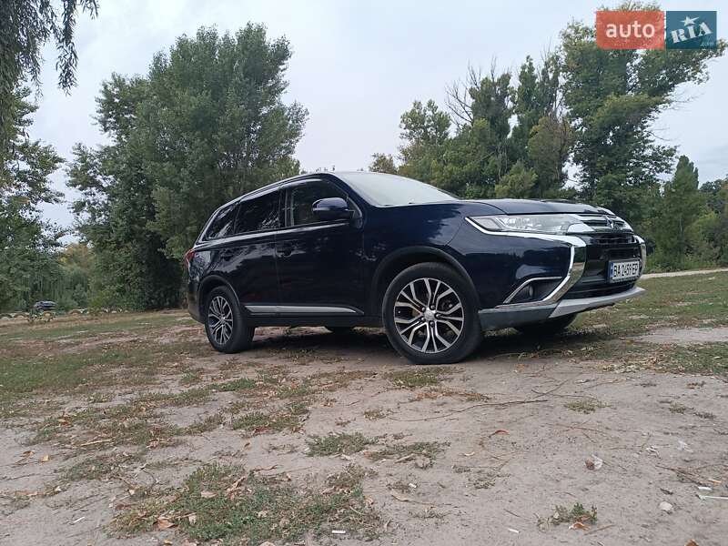 Позашляховик / Кросовер Mitsubishi Outlander 2015 в Кропивницькому