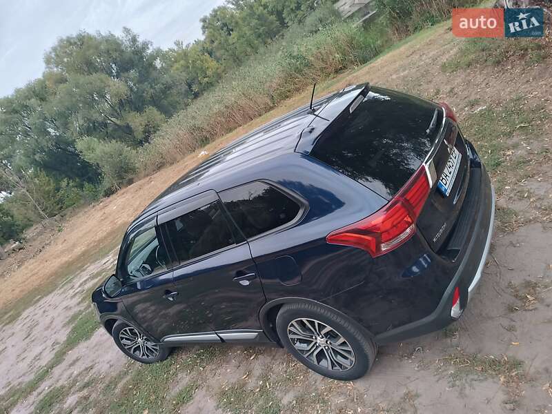 Позашляховик / Кросовер Mitsubishi Outlander 2015 в Кропивницькому