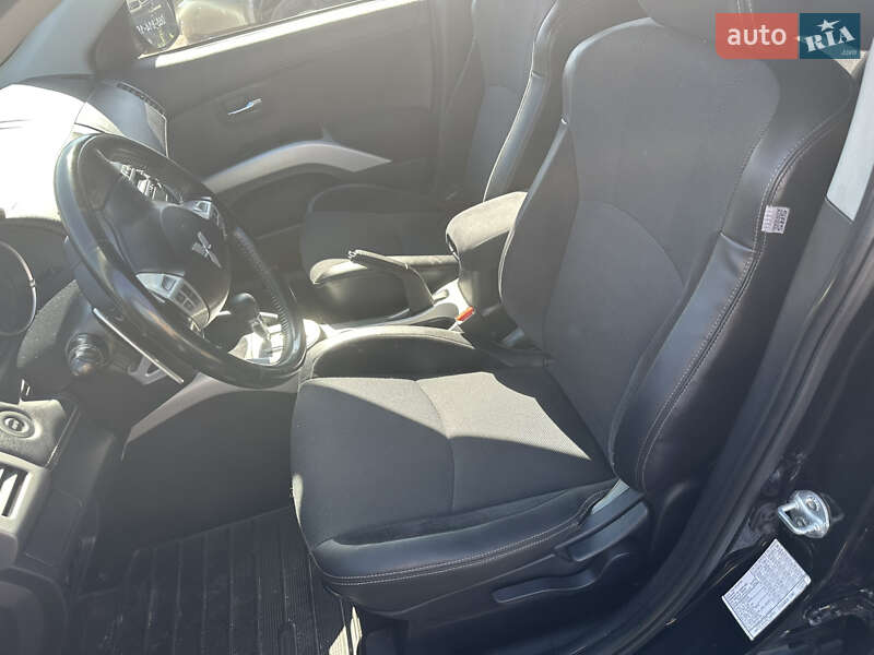 Позашляховик / Кросовер Mitsubishi Outlander 2009 в Ніжині