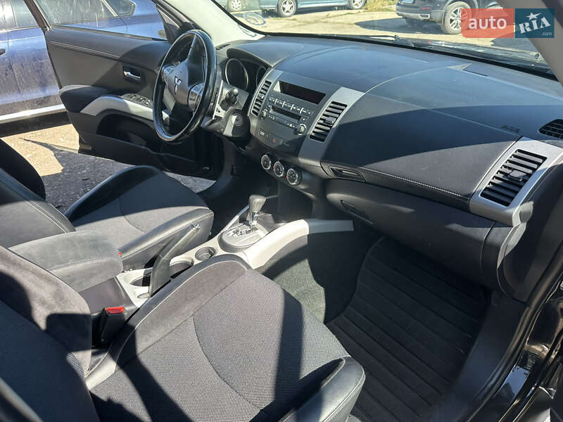 Позашляховик / Кросовер Mitsubishi Outlander 2009 в Ніжині