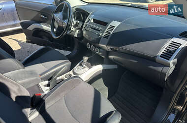 Внедорожник / Кроссовер Mitsubishi Outlander 2009 в 