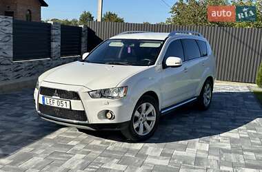 Внедорожник / Кроссовер Mitsubishi Outlander 2010 в 