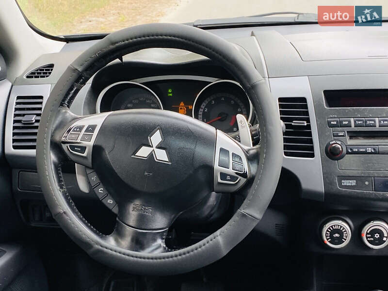 Позашляховик / Кросовер Mitsubishi Outlander 2008 в Харкові