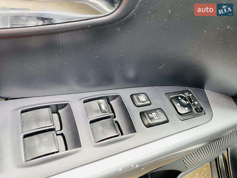Позашляховик / Кросовер Mitsubishi Outlander 2008 в Харкові