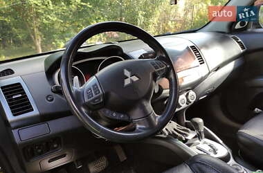 Внедорожник / Кроссовер Mitsubishi Outlander 2008 в 